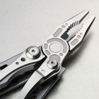 Leatherman Skeletool in use