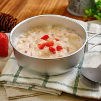 Expedition Foods Porridge with Strawberries (Vegetarian, 800kcal)\t\t\t\t\t\t\t\t\t\t\t\t\t\t\t\t\t\t