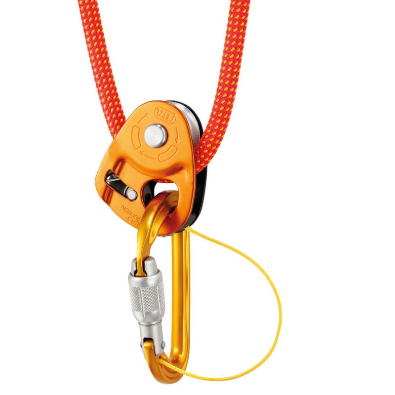 Petzl Sm'D Screw-Lock Karabiner in use